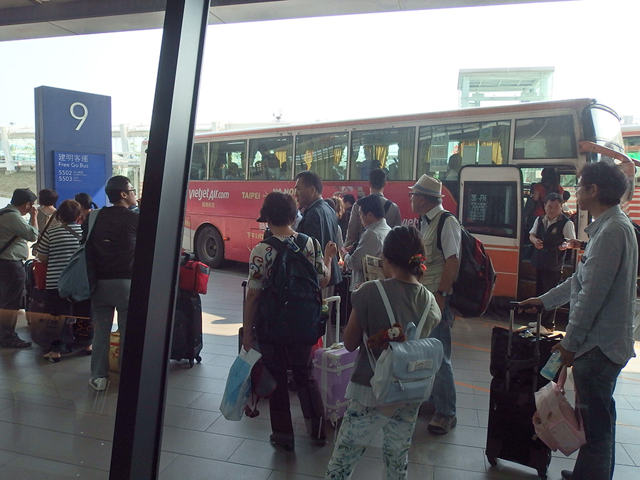 台湾の桃園空港から台北にバス移動する方法