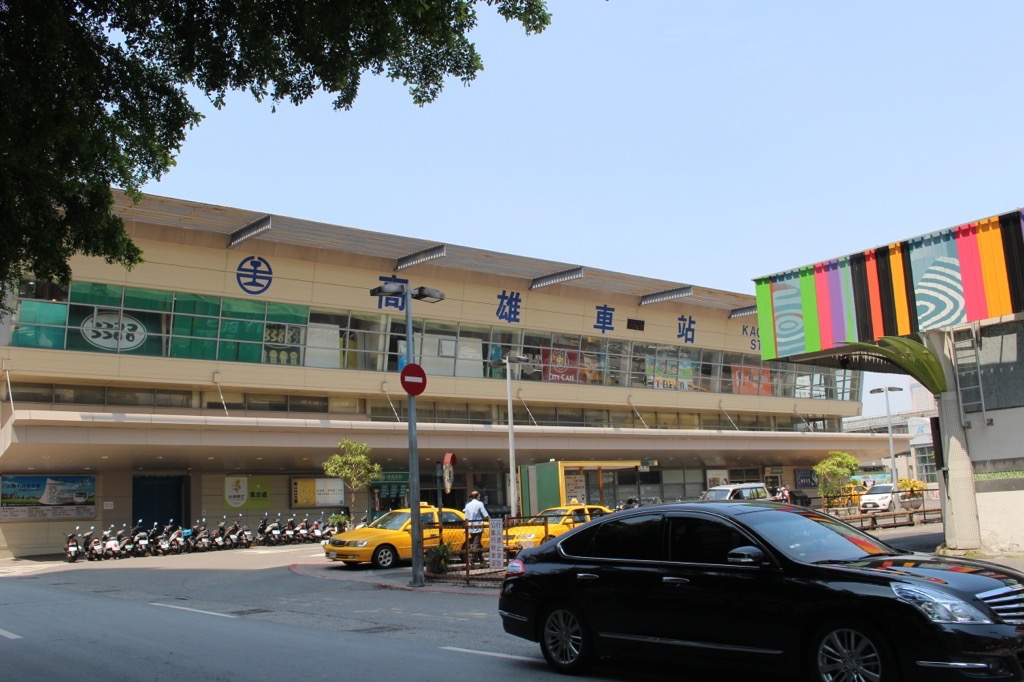 高雄から台南へ電車で行く