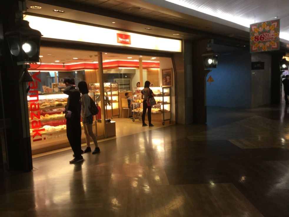 台北の地下街（ディーシャージエ）